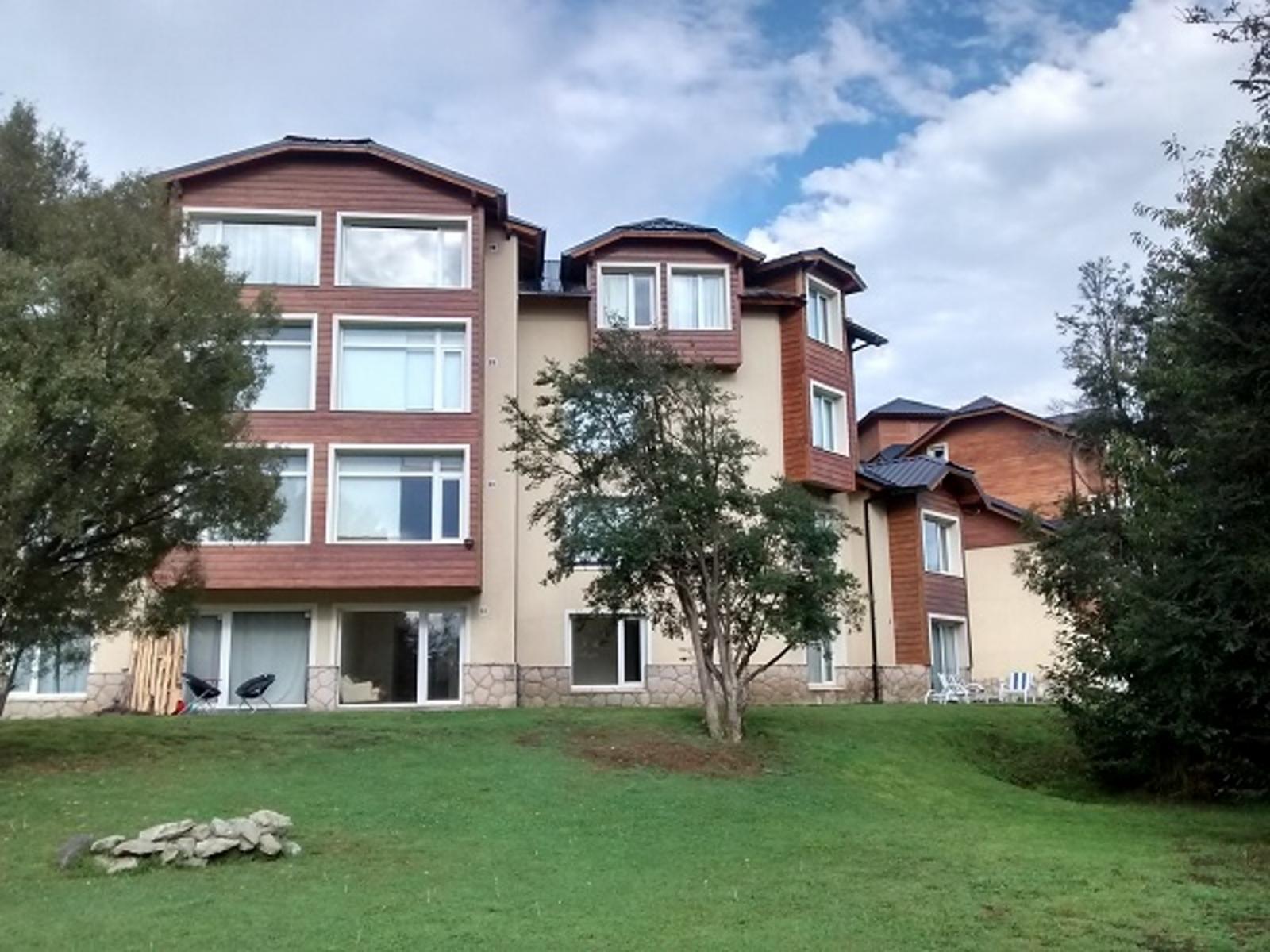 Excelente y amplio departamento de 2 dormitorios en Barrio Premium, con estacionamiento, club house y piscina climatizada — foto 8