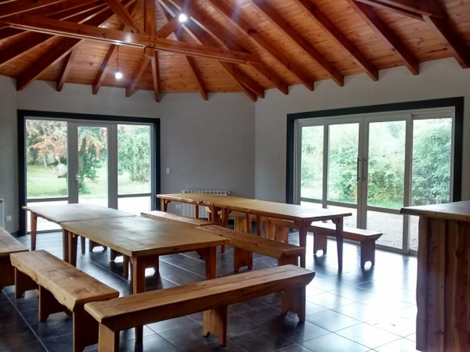 Excelente y amplio departamento de 2 dormitorios en Barrio Premium, con estacionamiento, club house y piscina climatizada — foto 11