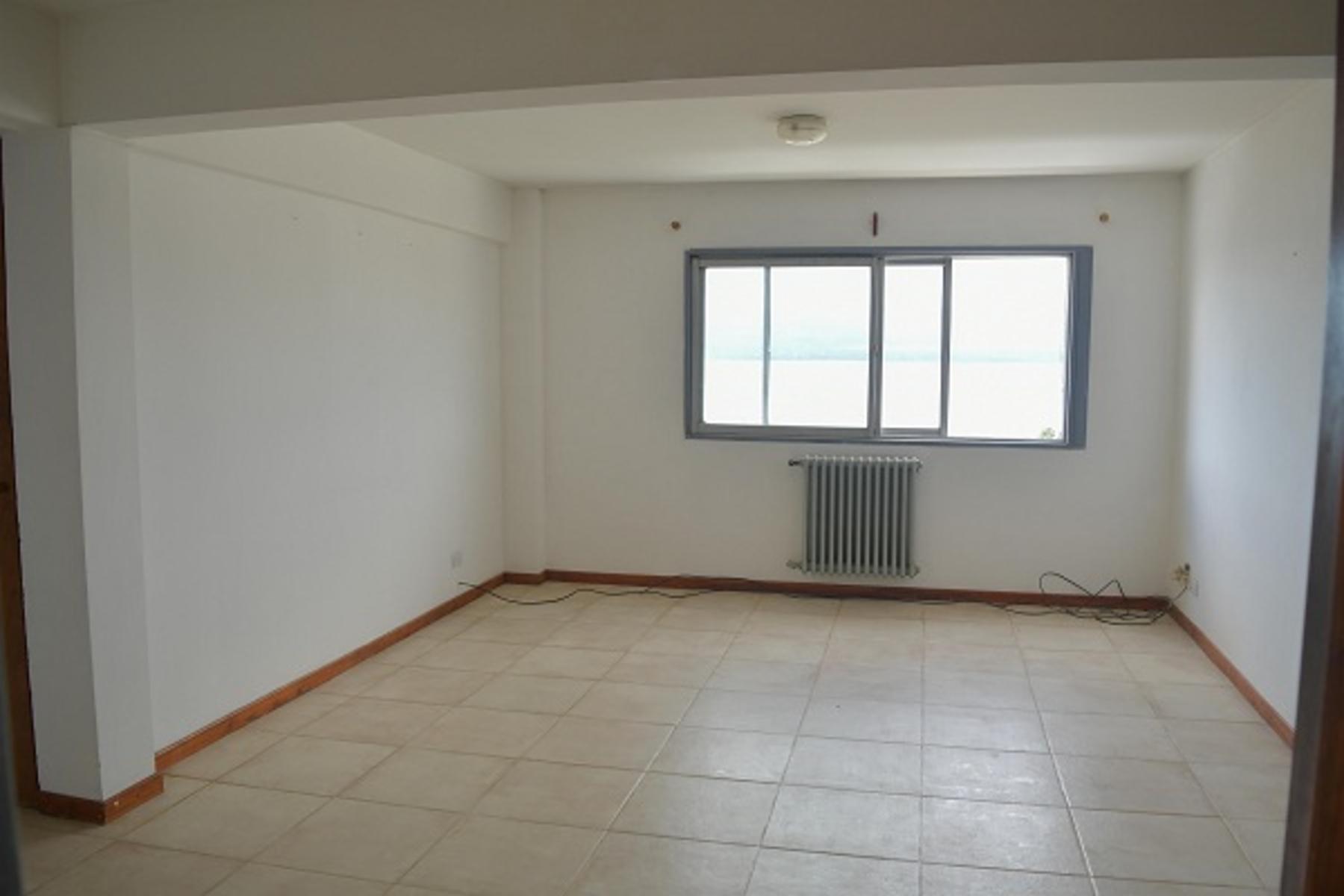 Amplio Departamento céntrico de 2 dormitorios con excelente vista al Lago — foto 2