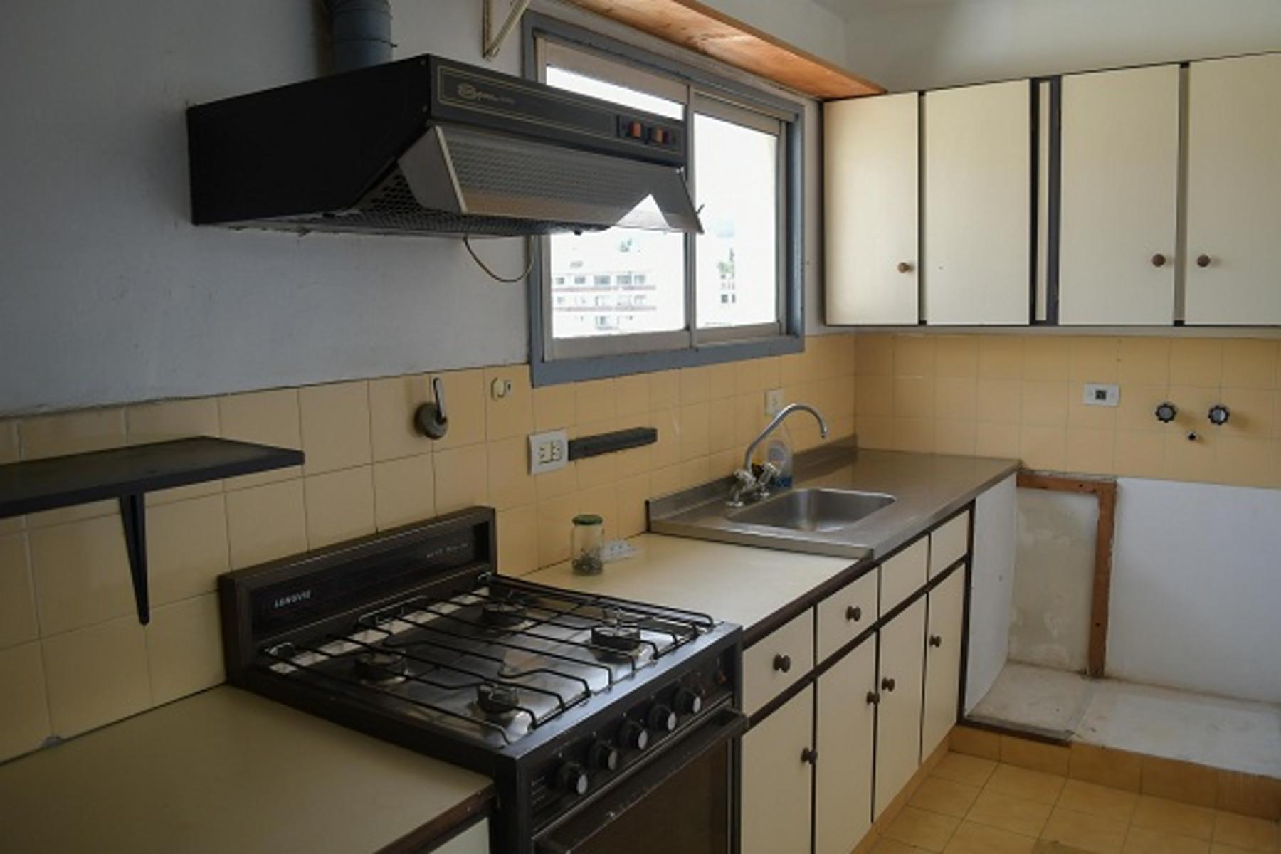 Amplio Departamento céntrico de 2 dormitorios con excelente vista al Lago — foto 5