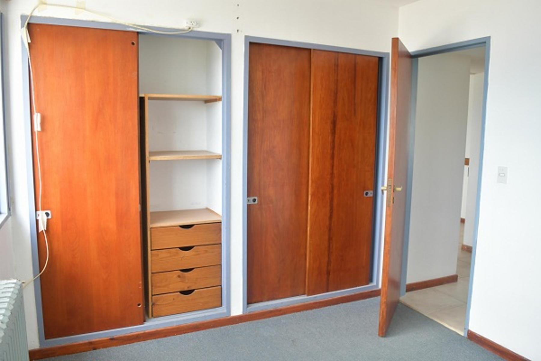 Amplio Departamento céntrico de 2 dormitorios con excelente vista al Lago — foto 8