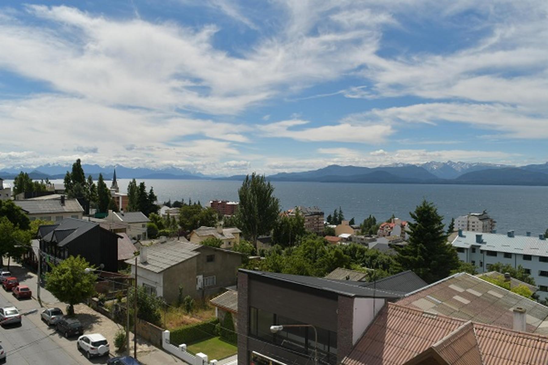 Amplio Departamento céntrico de 2 dormitorios con excelente vista al Lago — foto 11