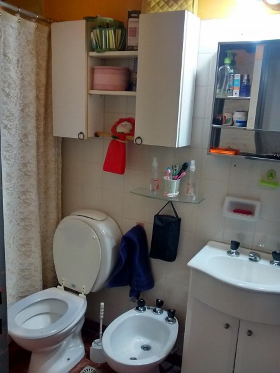 Vivienda de tres dormitorios en proximidad del Lago Moreno. Barrio Covibar — foto 2