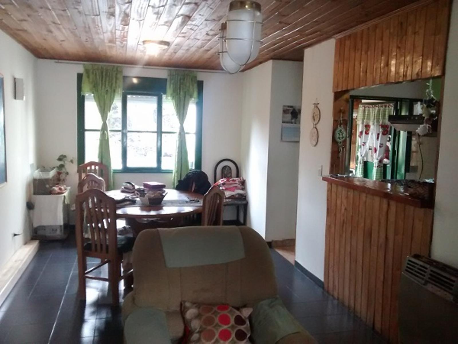 Vivienda de tres dormitorios en proximidad del Lago Moreno. Barrio Covibar — foto 7