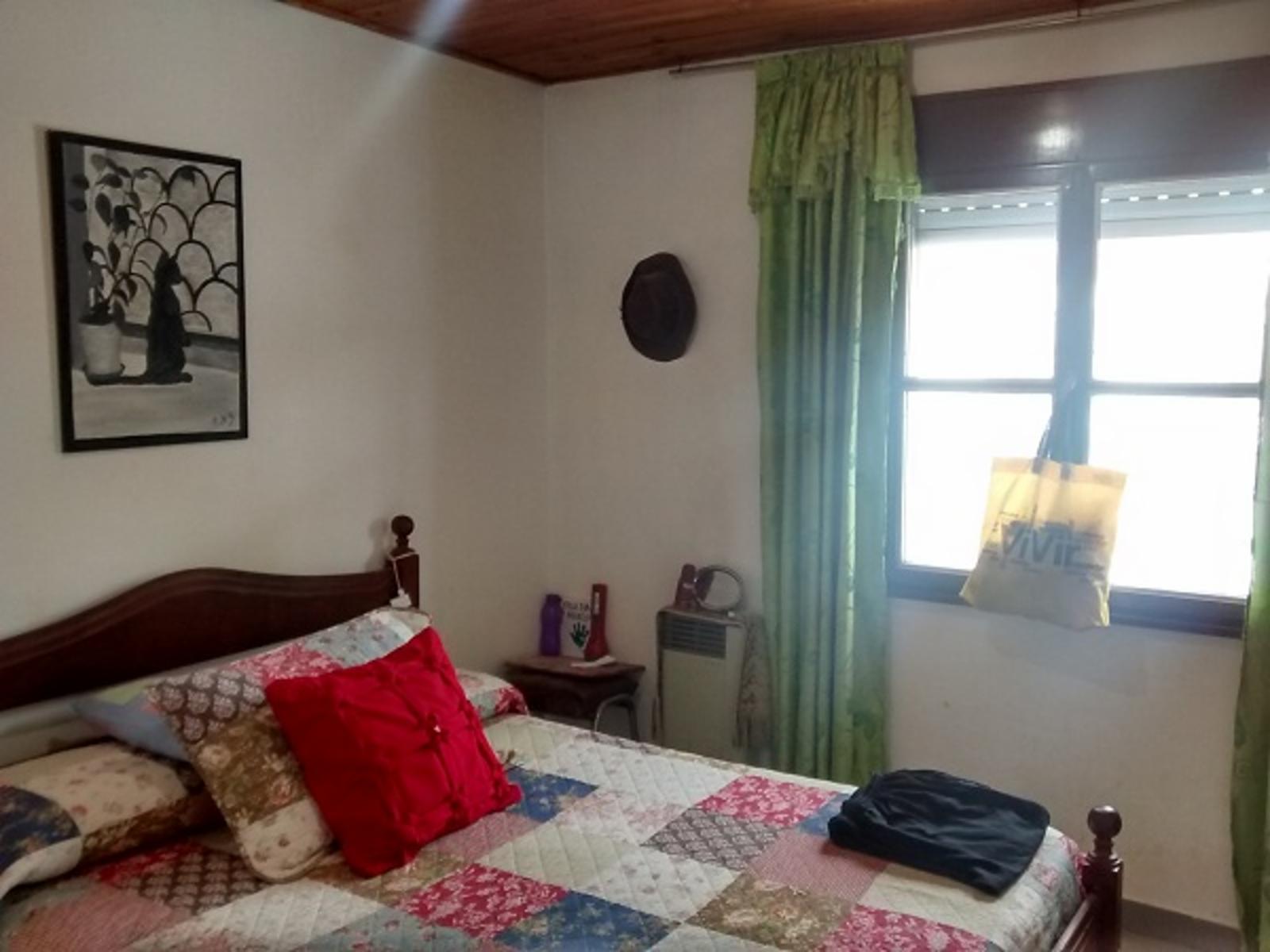 Vivienda de tres dormitorios en proximidad del Lago Moreno. Barrio Covibar — foto 10