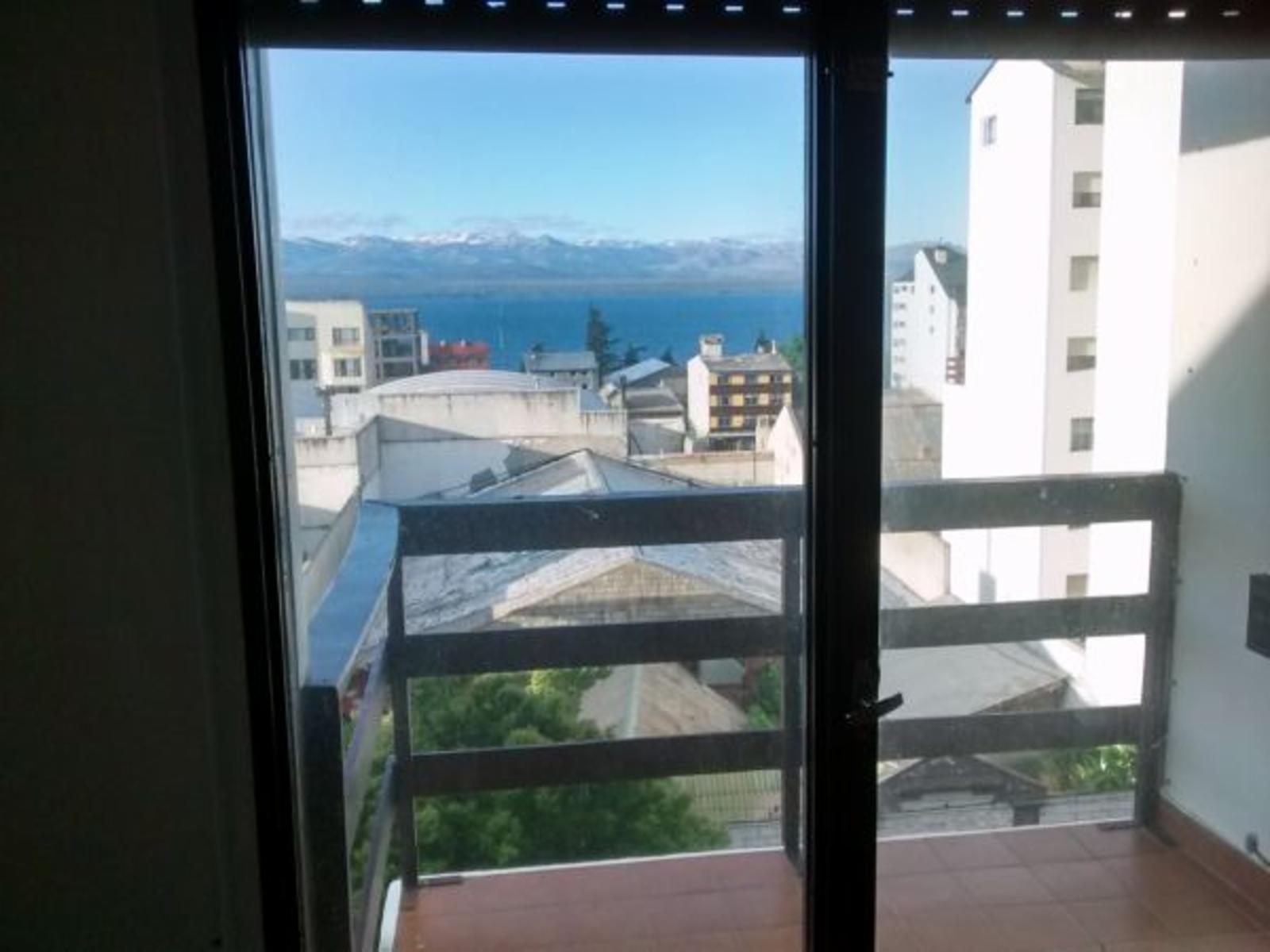 Departamento de 3 dormitorios y dos baños sobre Mitre, con vista al lago y cochera — foto 5