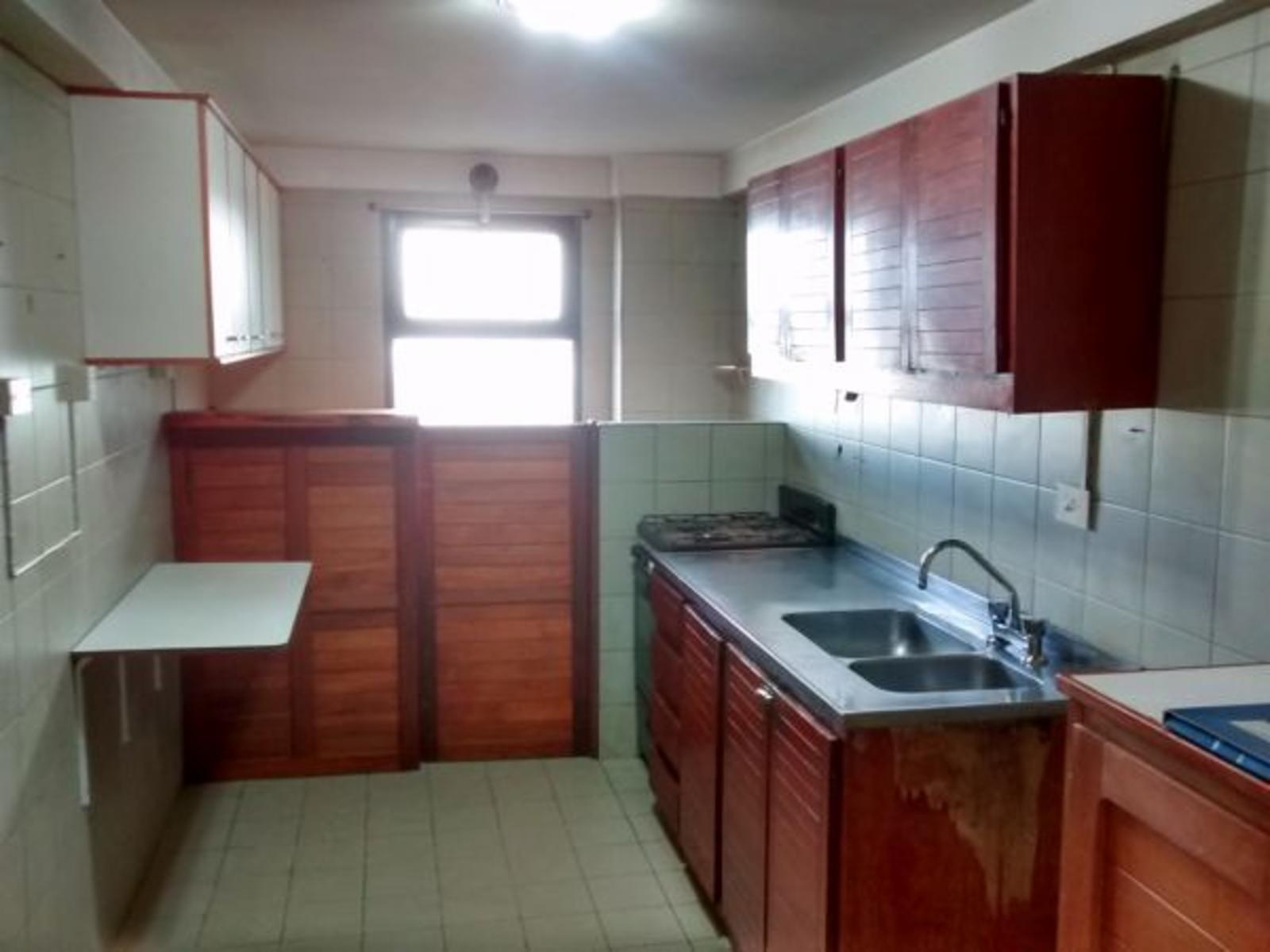 Departamento de 3 dormitorios y dos baños sobre Mitre, con vista al lago y cochera — foto 6
