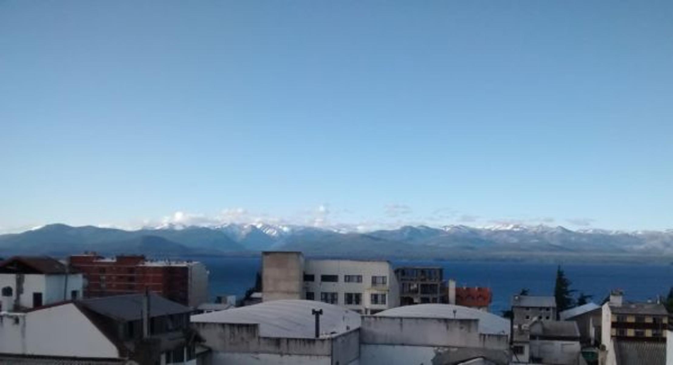 Departamento de 3 dormitorios y dos baños sobre Mitre, con vista al lago y cochera — foto 10