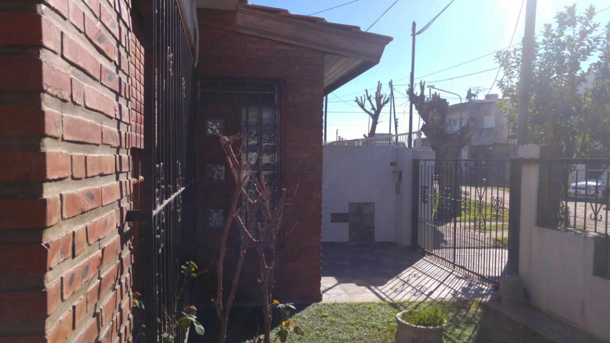 Casa mutifamiliar. excelente estado de categoria. APTO CREDITO — foto 7