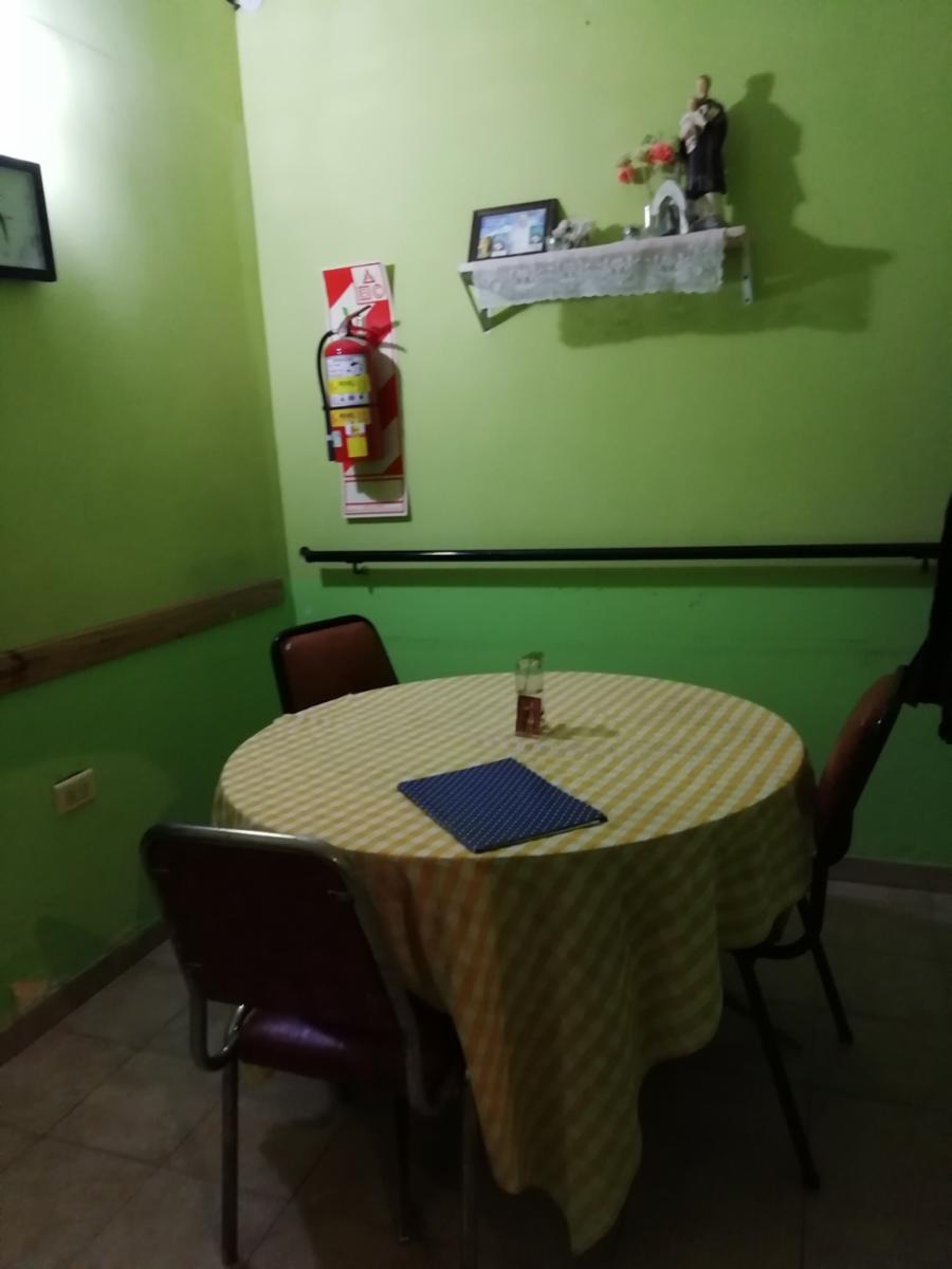 VENDE CASA 5 AMBIENTES, MULTIFAMILIAR LA TABLADA