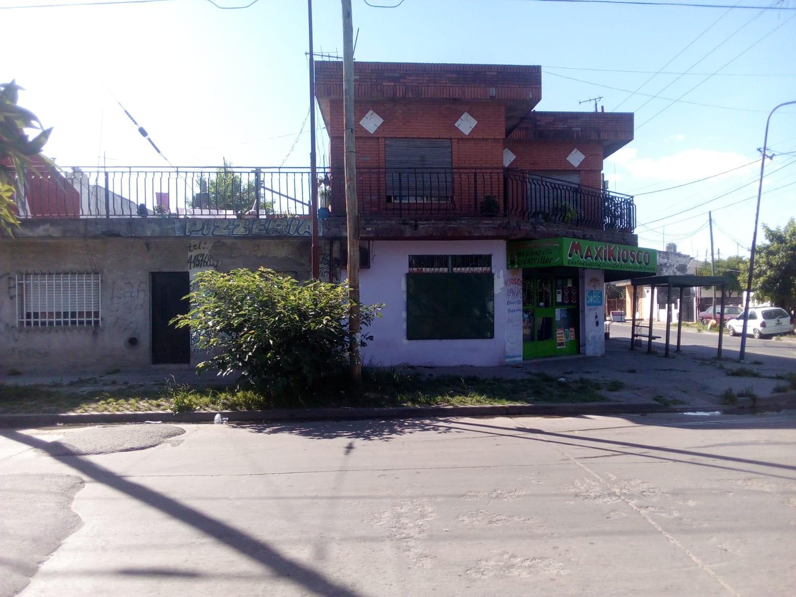 VENTA CASA MULTIFAMILIAR Y LOCALES — foto 4
