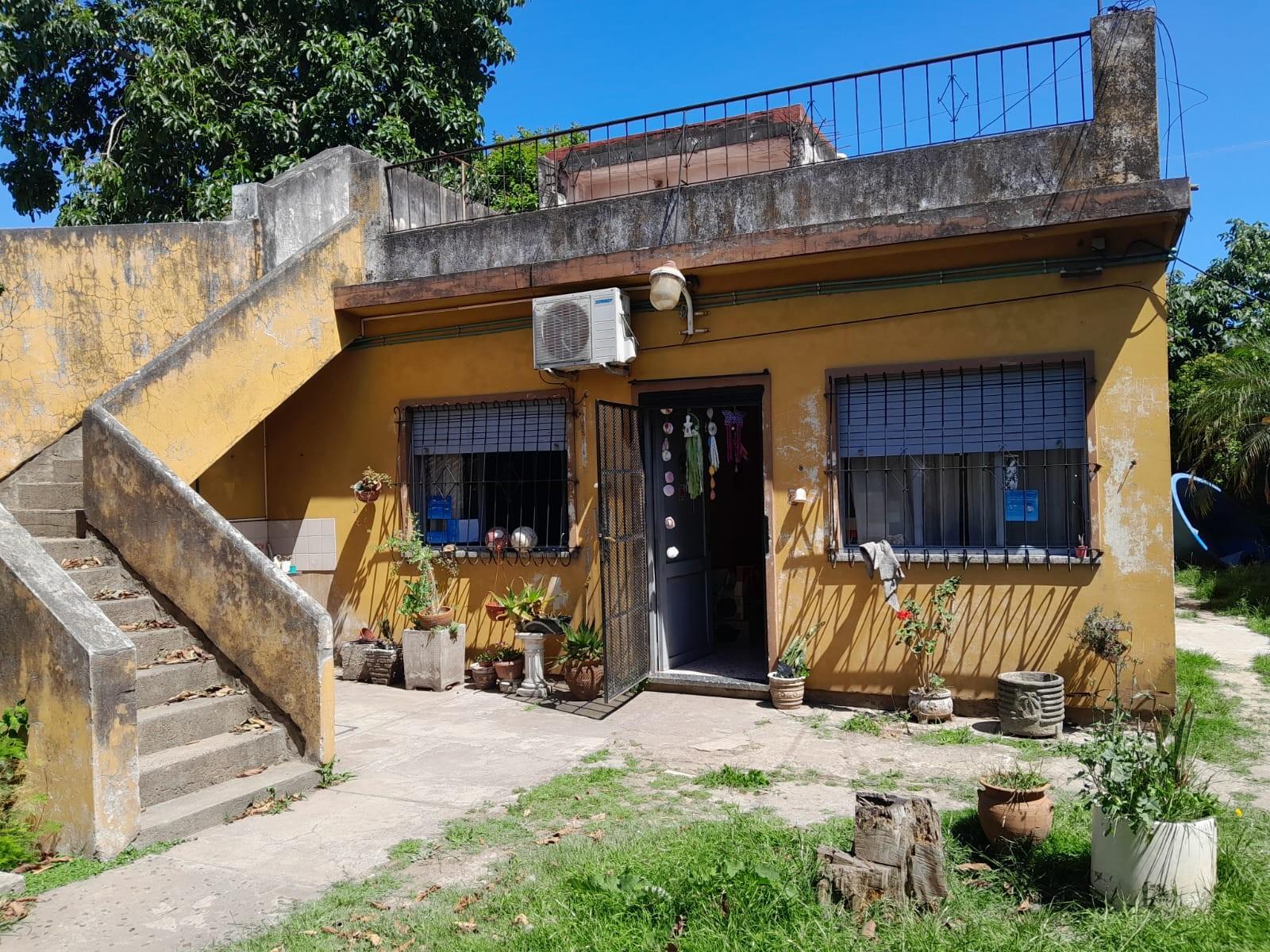 VENDE CASA 3 AMBIENTES CON LOCAL, LOTE 550 m2. ISIDRO CASANOVA — foto 2