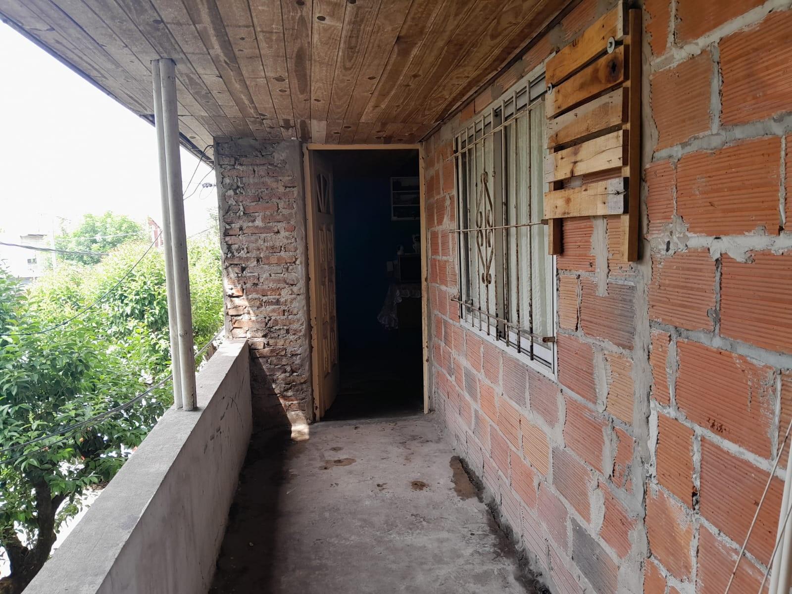 VENDE CASA MULTIFAMILIAR PARA 3 FAMILIAS, GALPON ISIDRO CASANOVA — foto 5