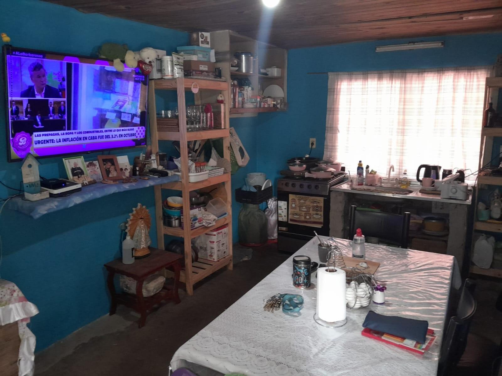 VENDE CASA MULTIFAMILIAR PARA 3 FAMILIAS, GALPON ISIDRO CASANOVA — foto 6