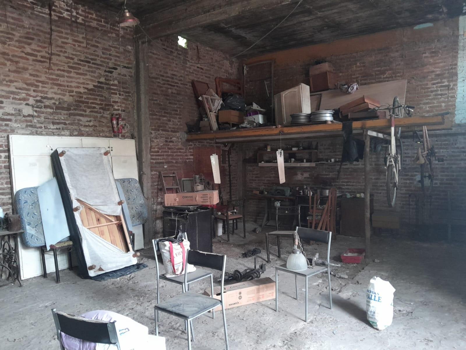 VENDE CASA MULTIFAMILIAR PARA 3 FAMILIAS, GALPON ISIDRO CASANOVA — foto 8