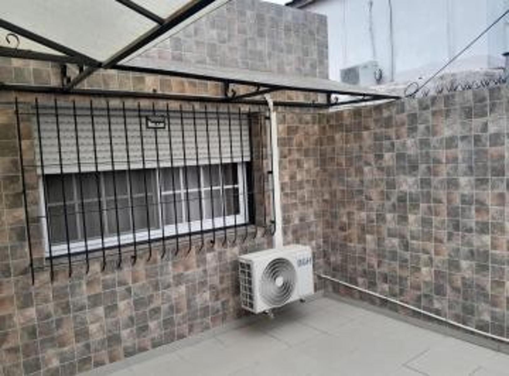 Vende Casa 5 Ambientes, Garage, Galpon, Fondo Libre — foto 7