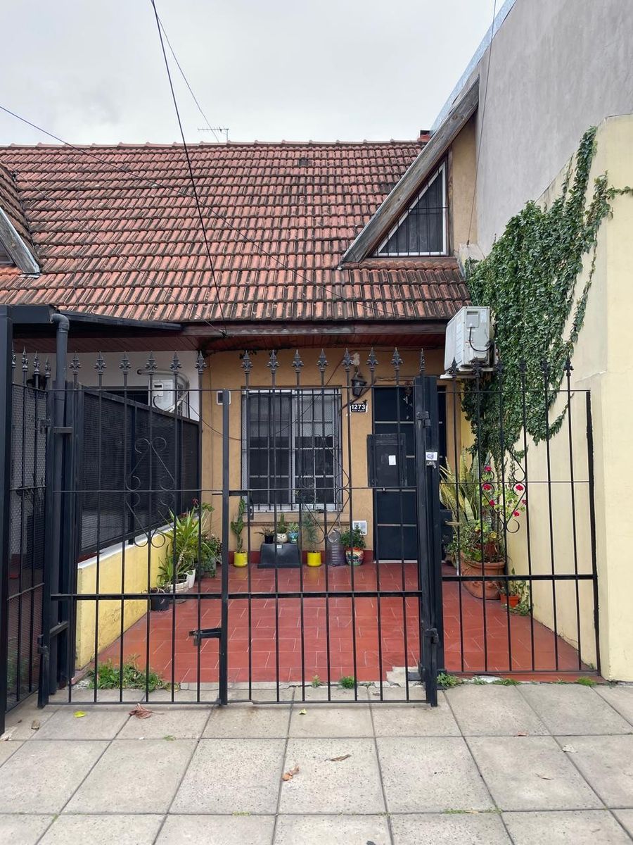 VENDE DUPLEX 4 AMBIENTES LOMAS DEL MIRADOR - 1