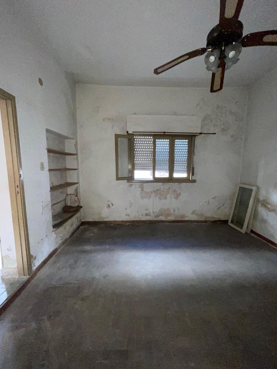 VENTA CASA AL FRENTE DOS AMBIENTES CON GARAJE Y PH AL FONDO DOS AMBIENTES CON PATIO Y ENTRADA INDEPENDIENTE. LA TABLADA - 8