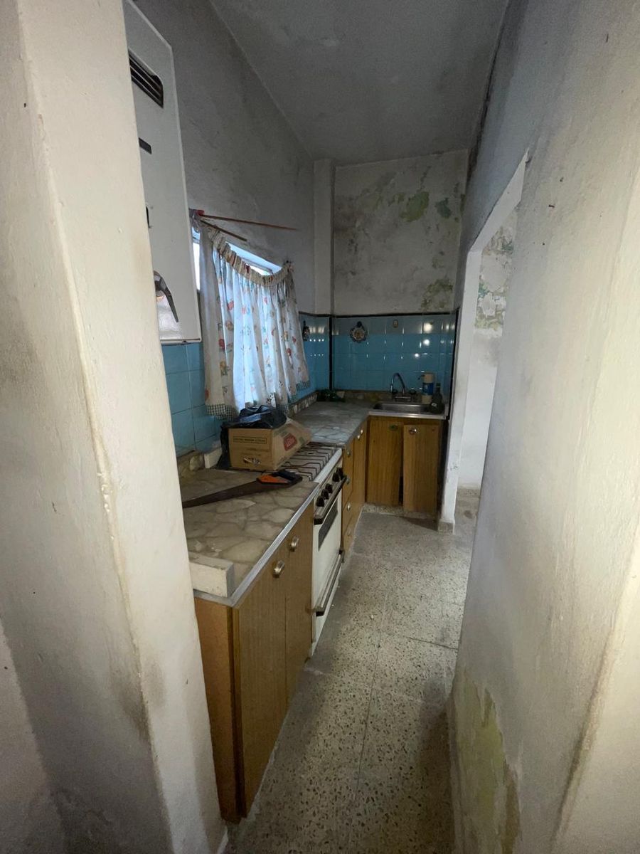 VENTA CASA AL FRENTE DOS AMBIENTES CON GARAJE Y PH AL FONDO DOS AMBIENTES CON PATIO Y ENTRADA INDEPENDIENTE. LA TABLADA - 9