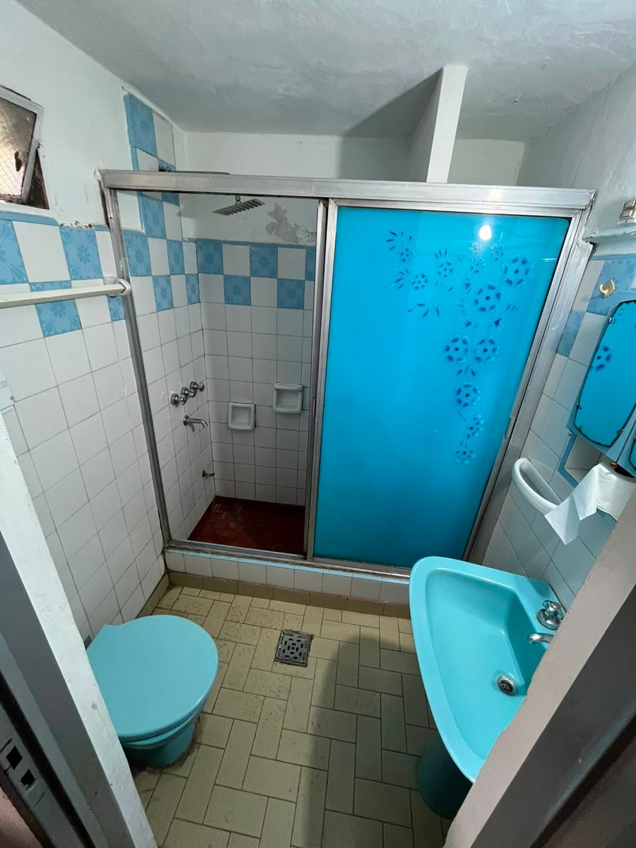 VENTA CASA 3 AMBIENTES CON GARAJE Y DEPARTAMENTO 3 AMBIENTES AL FONDO. LA TABLADA - 30