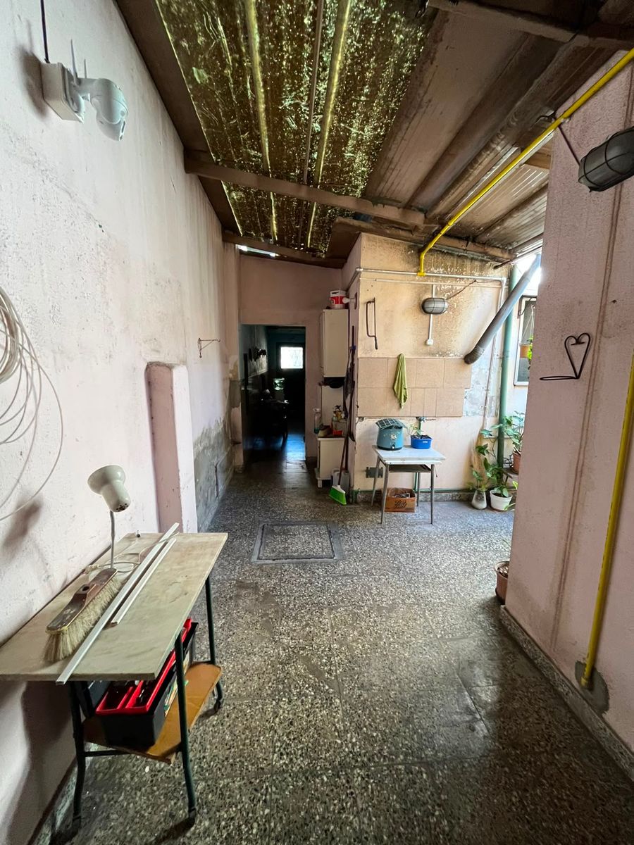 VENTA CASA 3 AMBIENTES CON GARAJE Y DEPARTAMENTO 3 AMBIENTES AL FONDO. LA TABLADA - 33