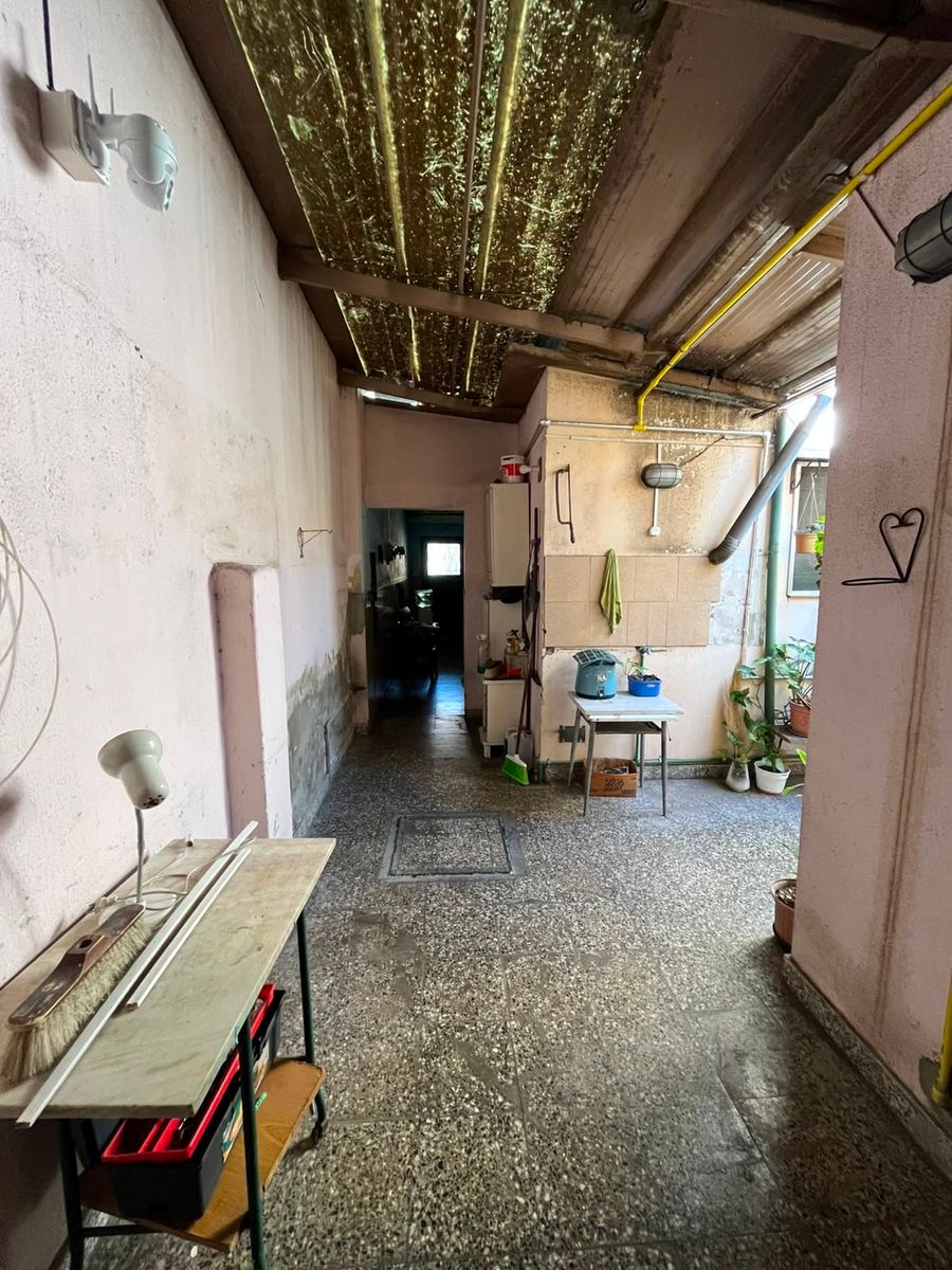 VENTA CASA 3 AMBIENTES CON GARAJE Y DEPARTAMENTO 3 AMBIENTES AL FONDO. LA TABLADA - 39