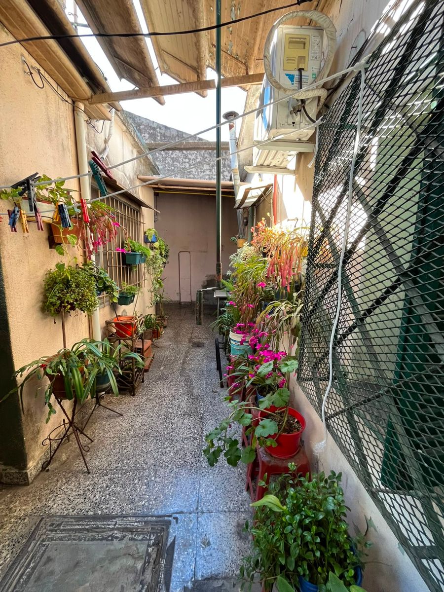 VENTA CASA 3 AMBIENTES CON GARAJE Y DEPARTAMENTO 3 AMBIENTES AL FONDO. LA TABLADA - 41