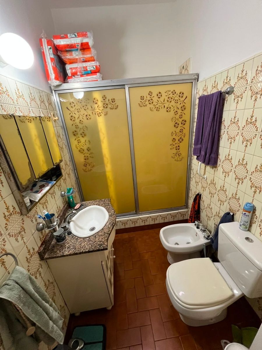 VENTA CASA 3 AMBIENTES CON GARAJE Y DEPARTAMENTO 3 AMBIENTES AL FONDO. LA TABLADA - 47