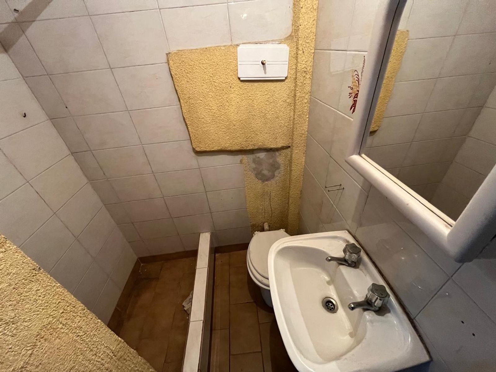 ALQUILER MONOAMBIENTE EN PRIMER PISO POR ESCALERAS. LOMAS DEL MIRADOR — foto 5
