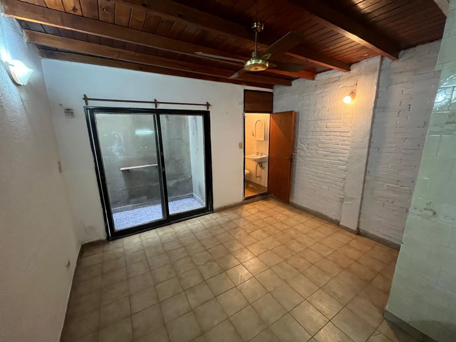 ALQUILER MONOAMBIENTE EN PRIMER PISO POR ESCALERAS. LOMAS DEL MIRADOR — foto 6