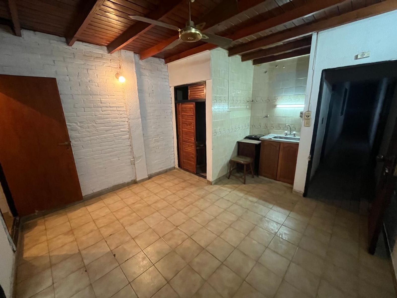 ALQUILER MONOAMBIENTE EN PRIMER PISO POR ESCALERAS. LOMAS DEL MIRADOR — foto 7
