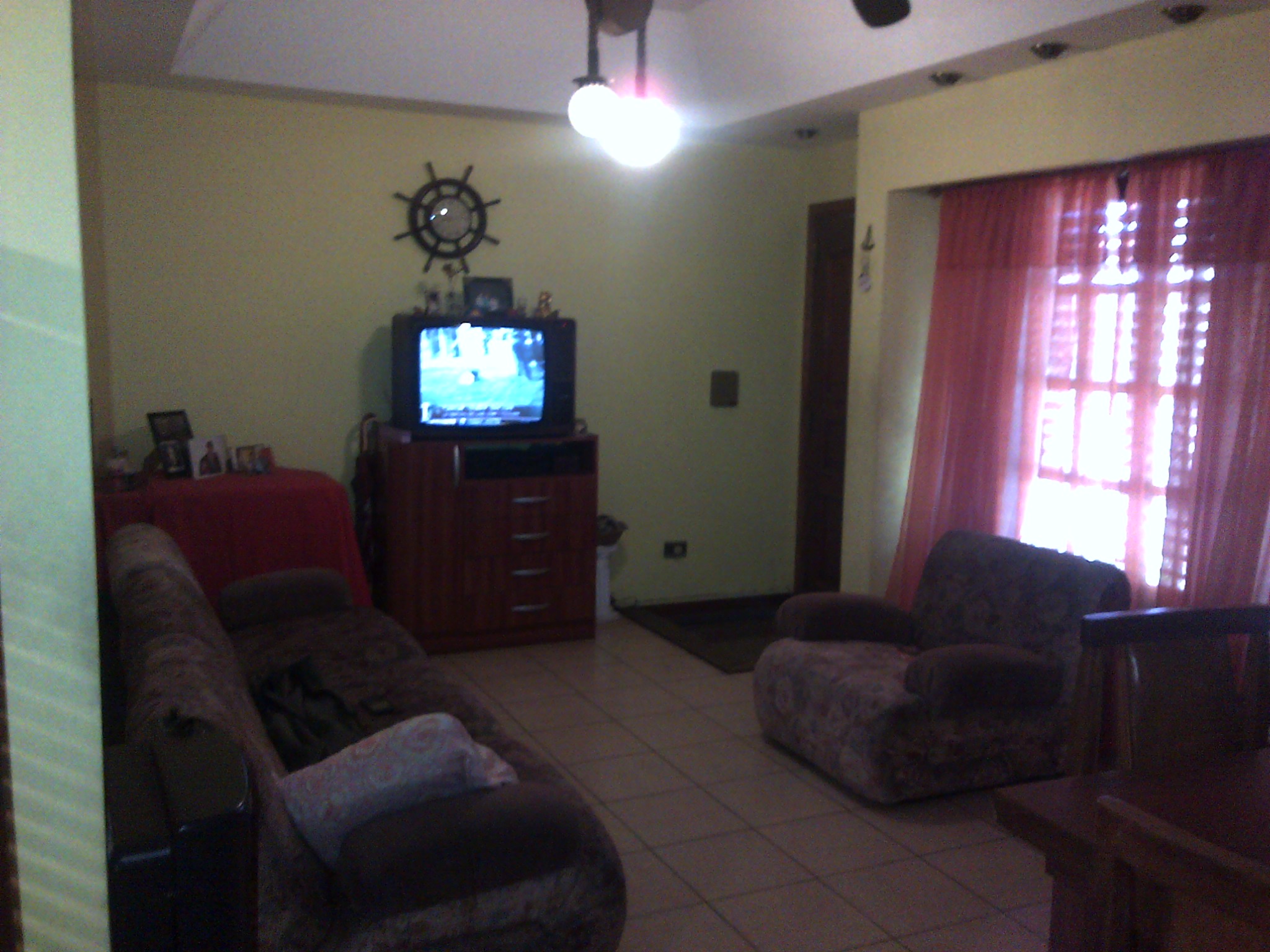 Vende casa 3 ambientes en 3 plantas Lomas del mirador PERMUTA