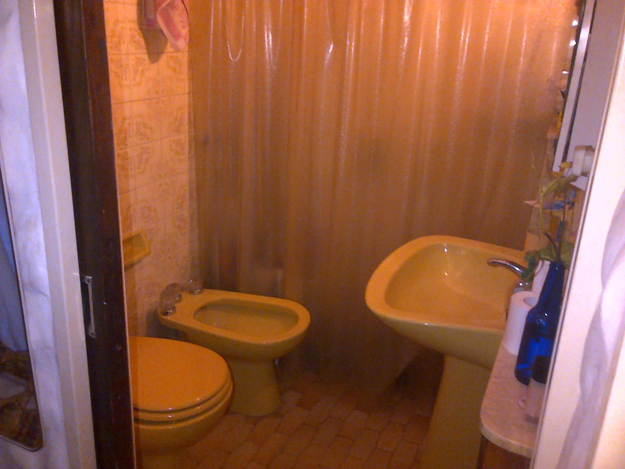 Vende casa 3 ambientes en 3 plantas Lomas del mirador PERMUTA — foto 7