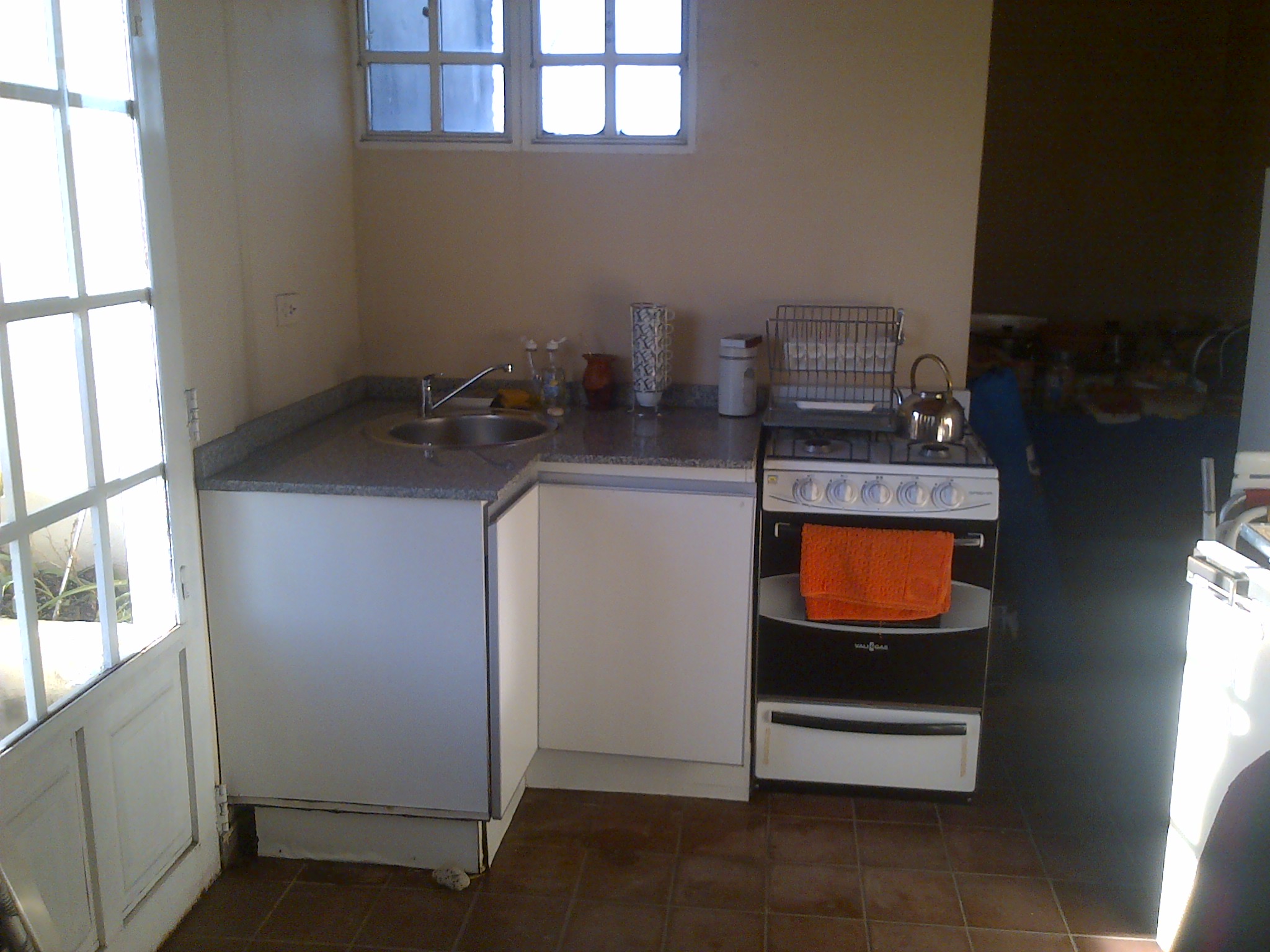 Vende casa 3 ambientes en 3 plantas Lomas del mirador PERMUTA — foto 14