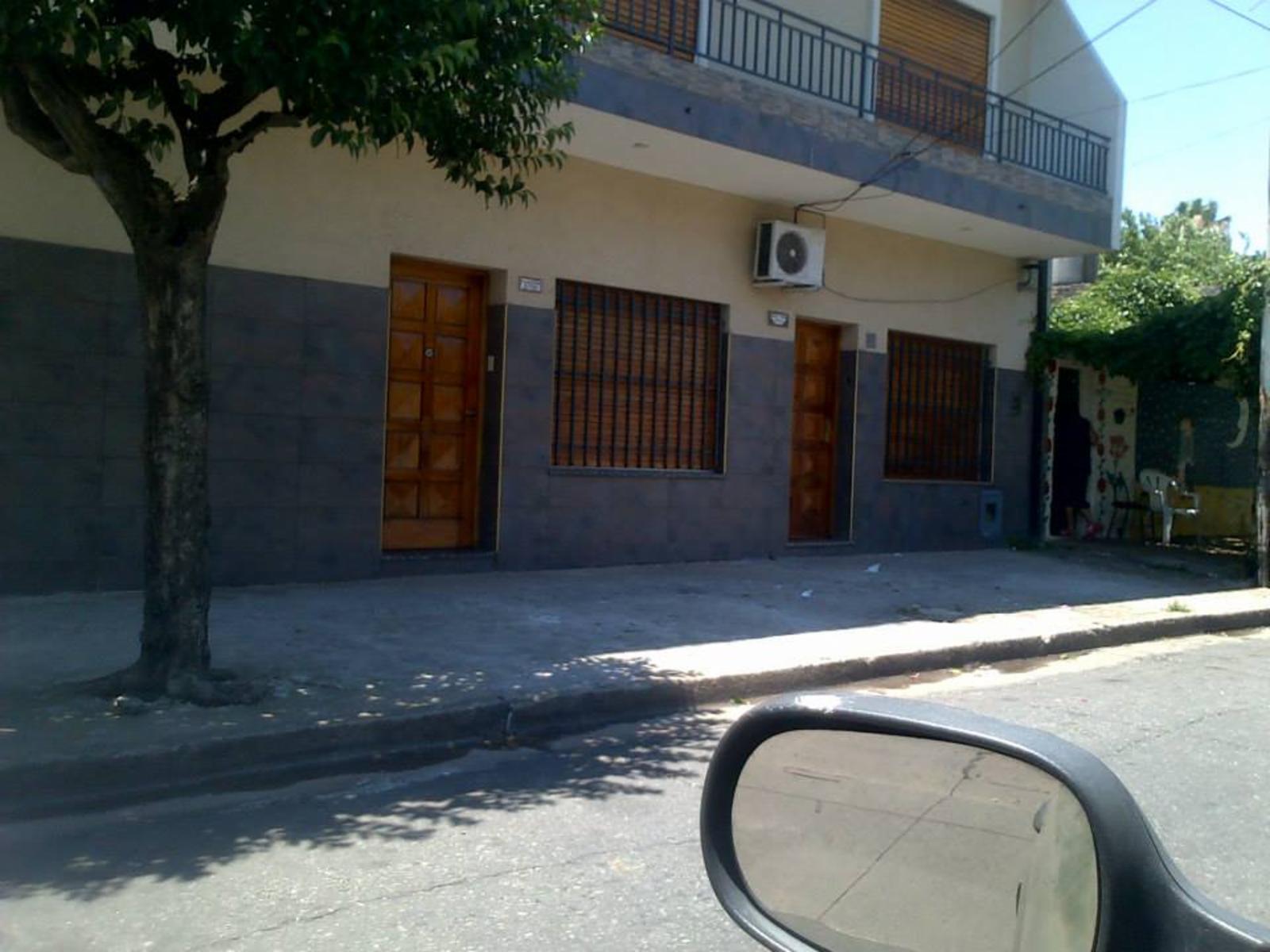 2 departamentos, excelente estado para inversor. APTO CREDITO — foto 2