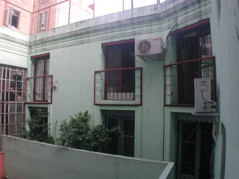 Interesante PH de 230 m2 frente a Plaza Lezama - 4