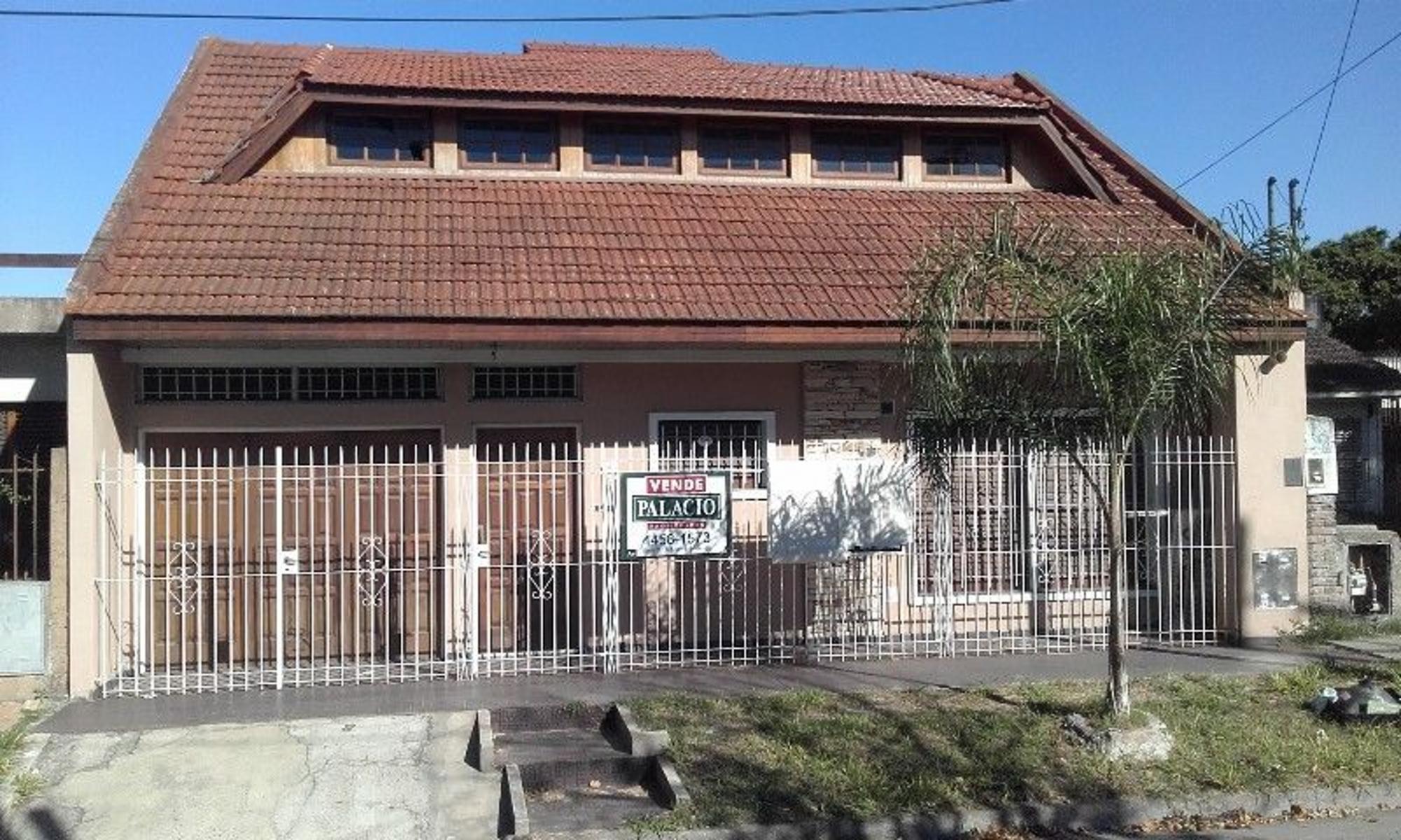 CHALET 4 Dorm. LOTE 10 x 40 mts.
