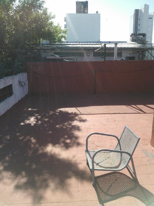 CASA EN PLANTA BAJA CON LOCAL COMERCIAL Y TERRAZA EXCLUSIVA — foto 10