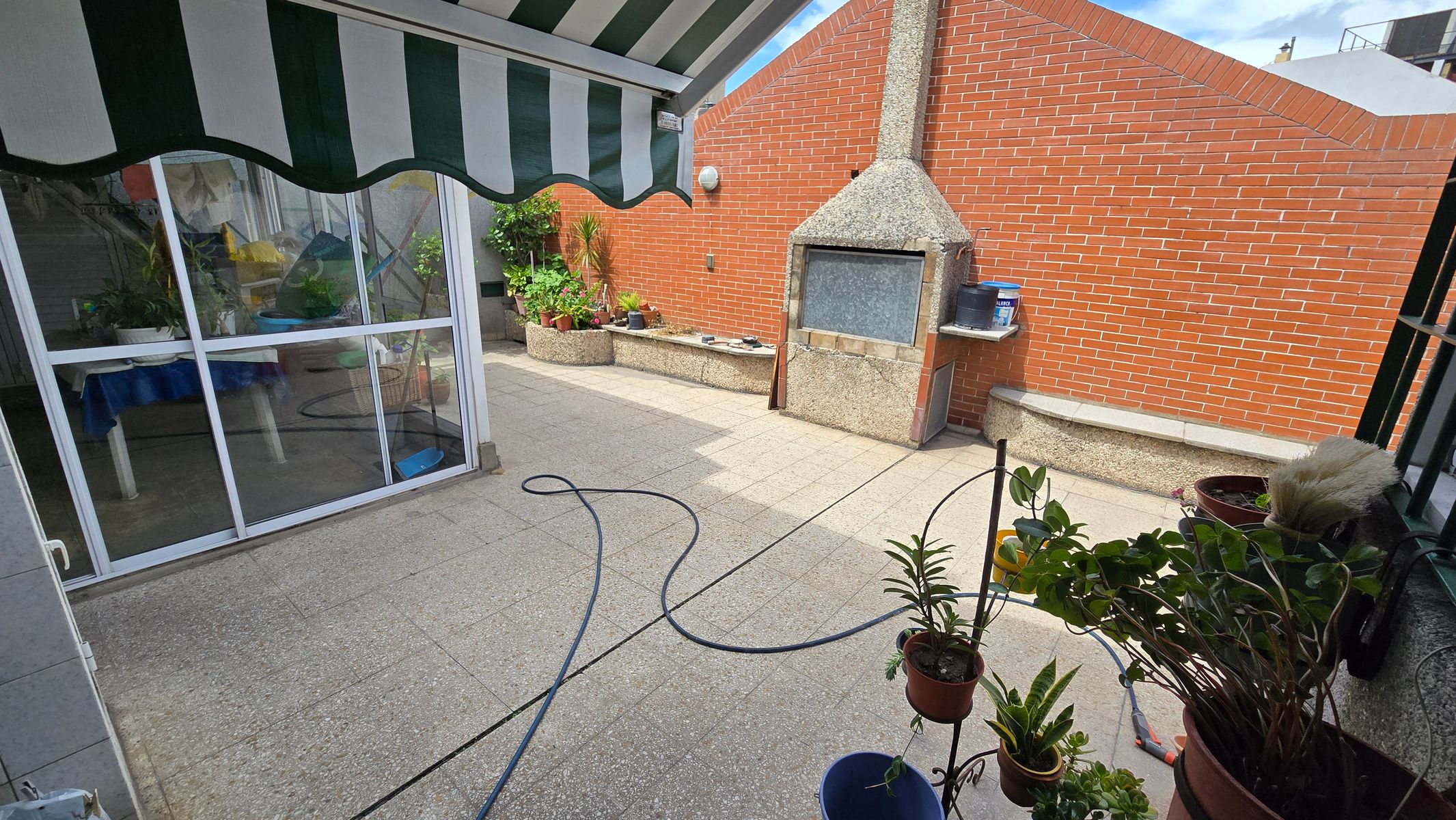 Venta PH sin expensas 4 ambientes c/patio y parrilla - 2