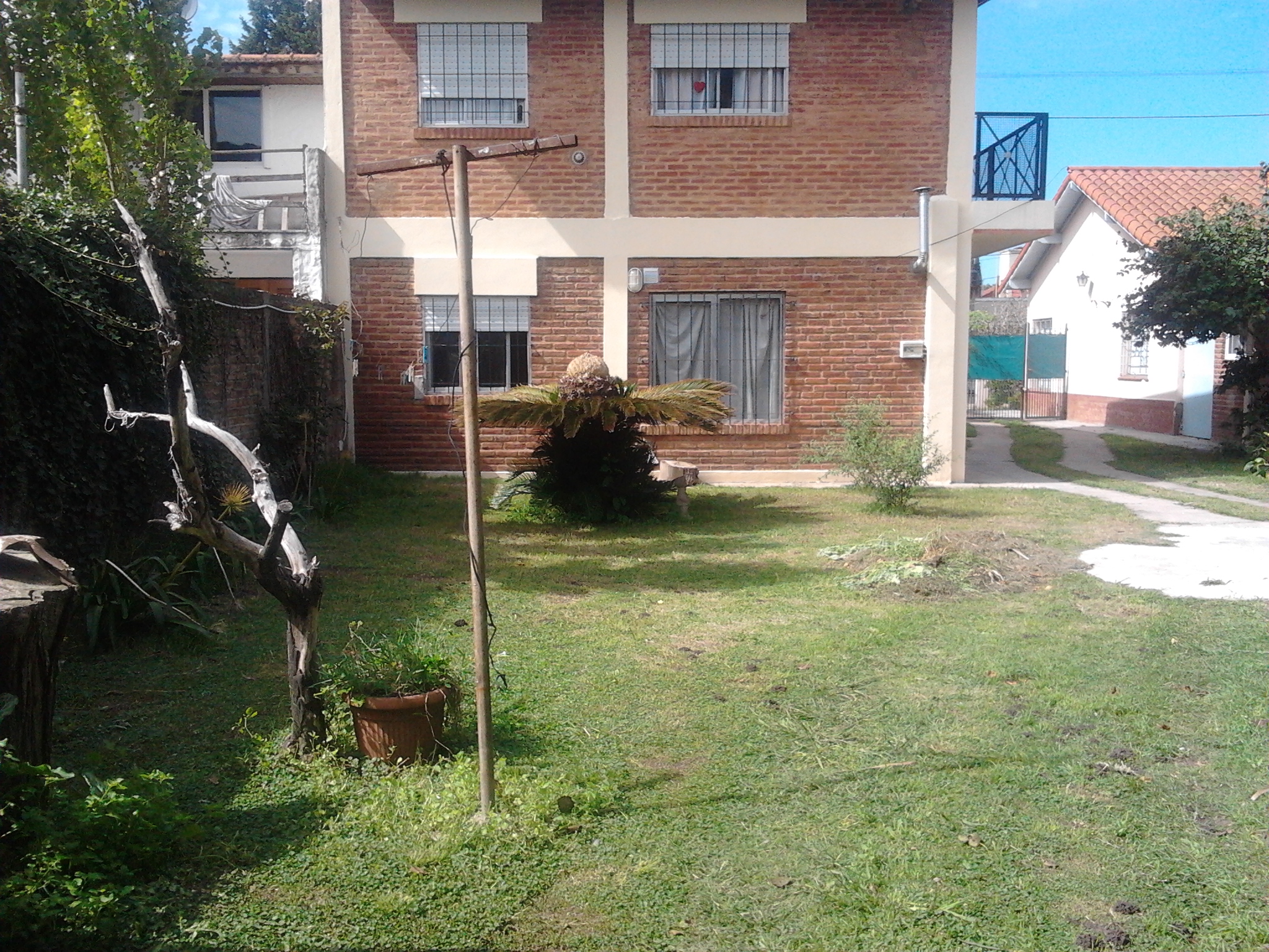 DEPARTAMENTO 3 AMBIENTES PB ACCESO POR ESCALERA- WIFI MAS CABLE - 1