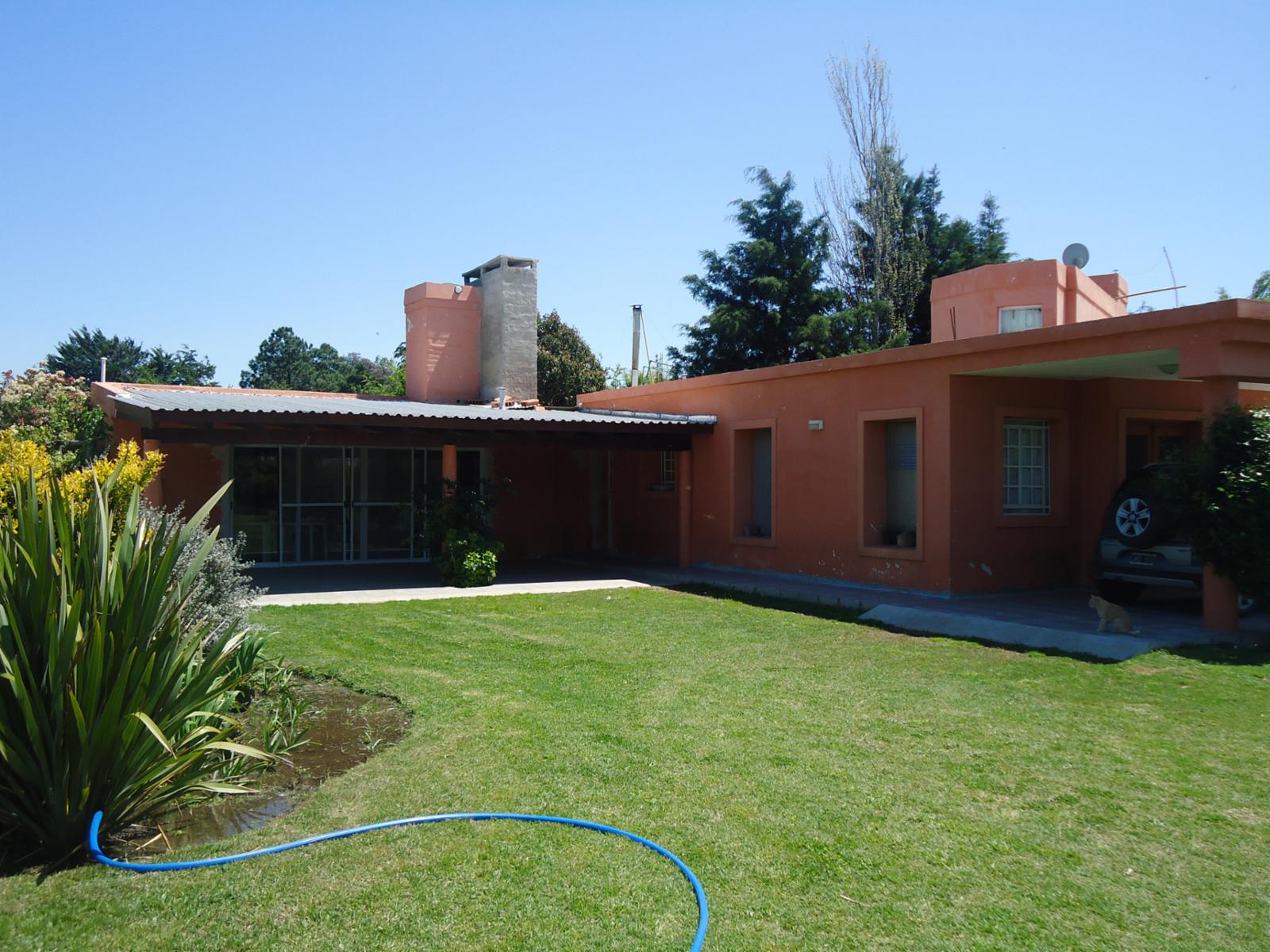 Casa quinta de categoría, pileta y quincho - 4