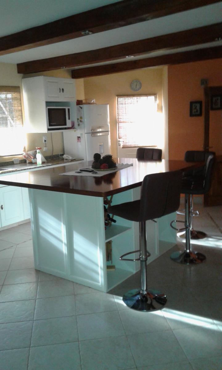 Casa quinta de categoría, pileta y quincho - 9