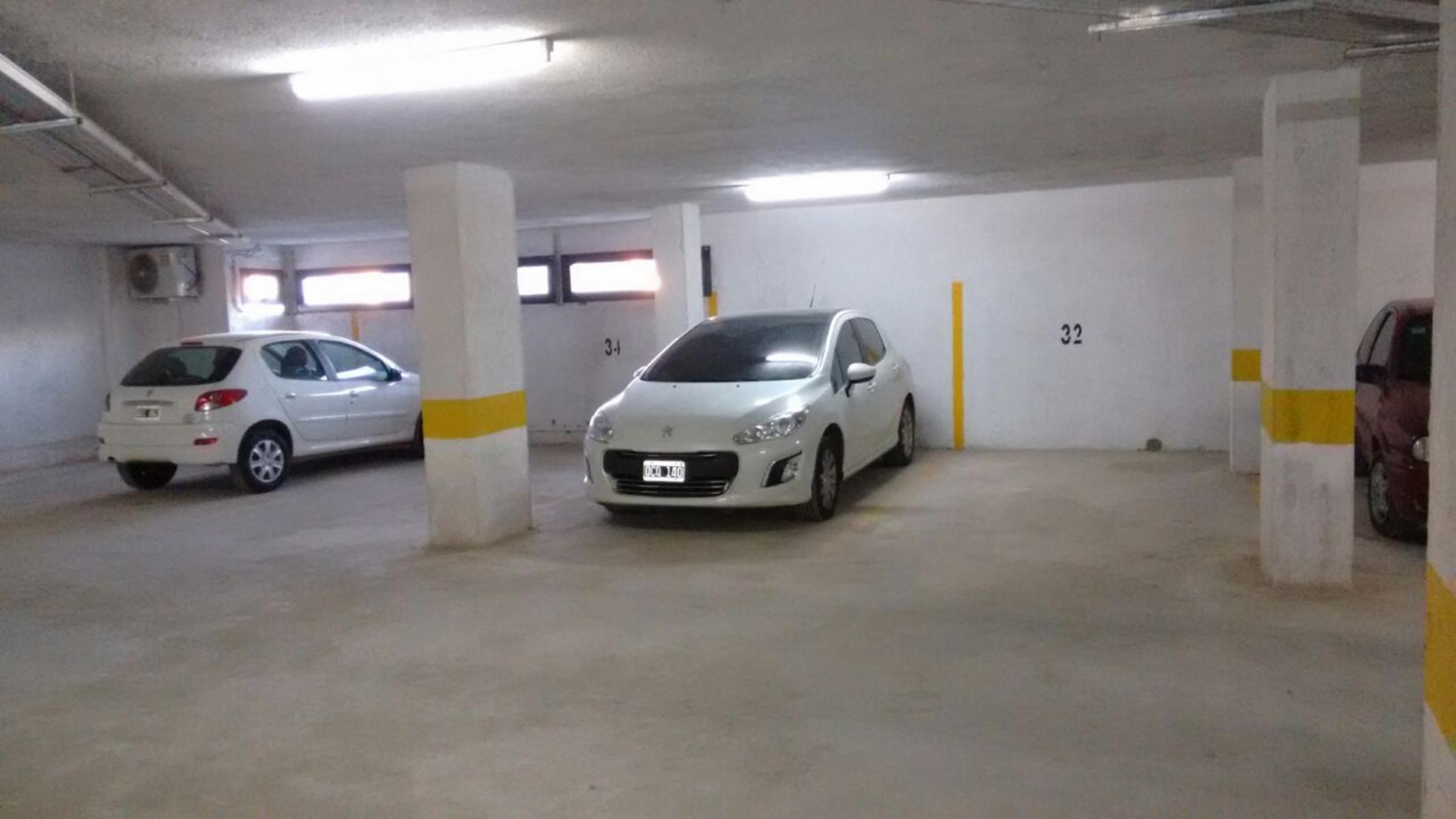 En venta Cochera en edificio Mafalda III - 1