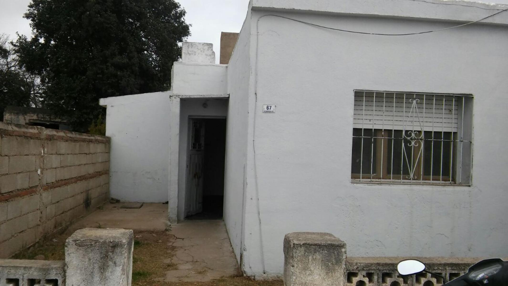 Casa y tres Duplex internos con entrada independiente. — foto 2