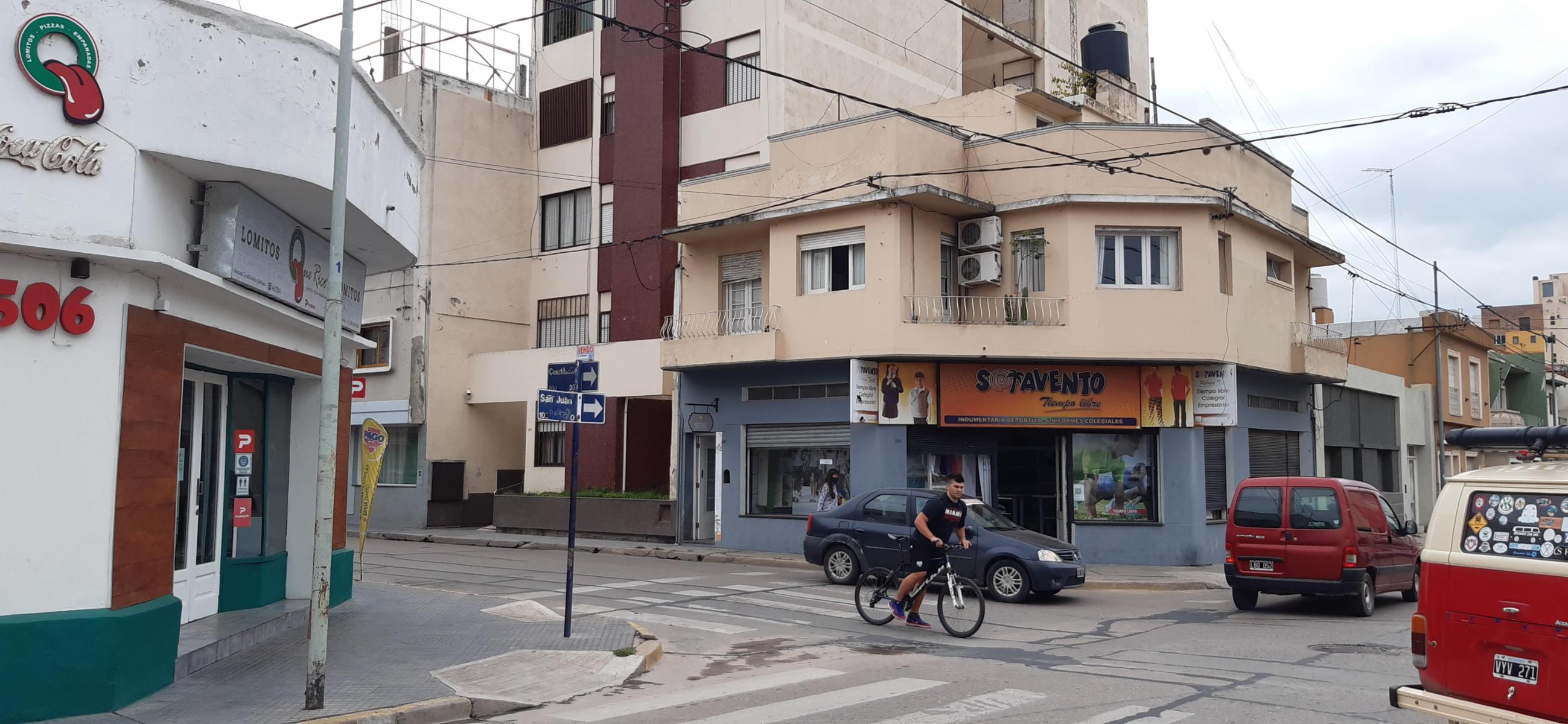 Departamento de 2 dormitorios y 2 baños en microcentro