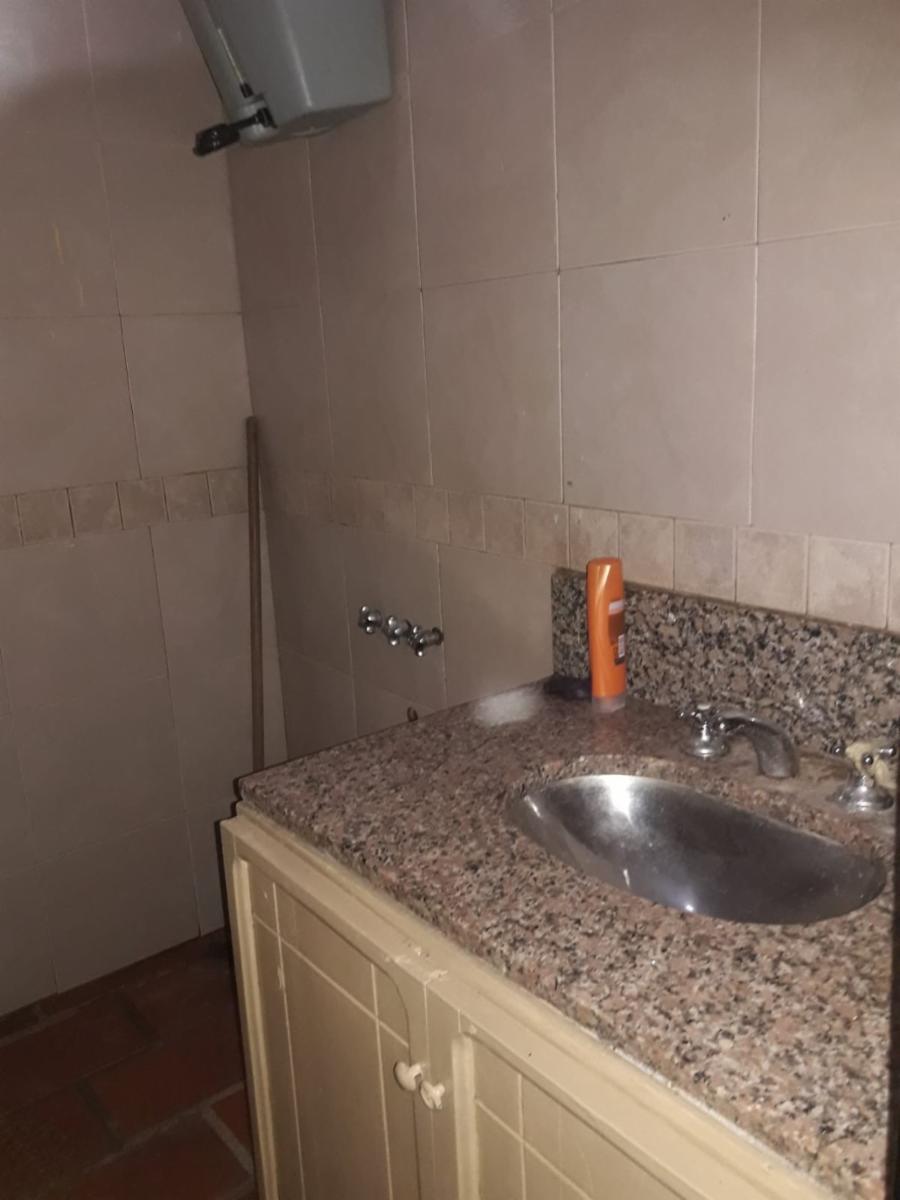 Casa- 2 departamentos y 2 locales en Las Albahacas — foto 13