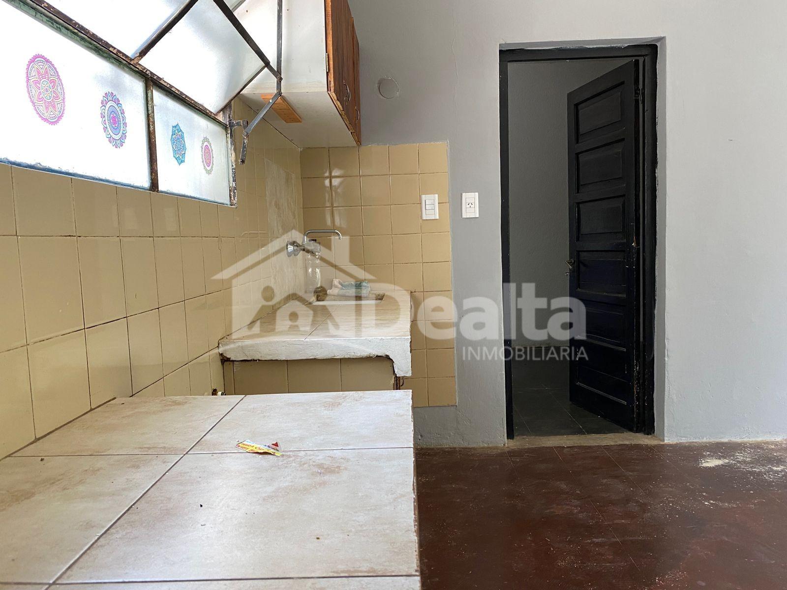 Casa interna de 2 habitaciones. Disponible en Febrero - 12