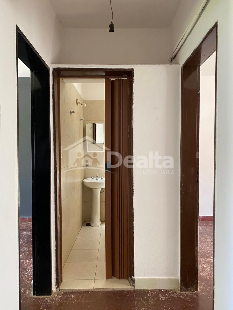 Casa interna de 2 habitaciones. Disponible en Febrero - 16