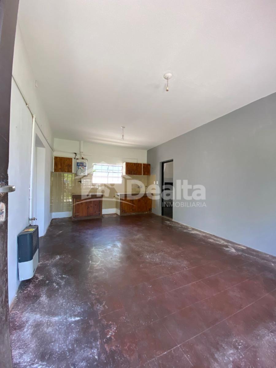 Casa interna de 2 habitaciones. Disponible en Febrero - 17