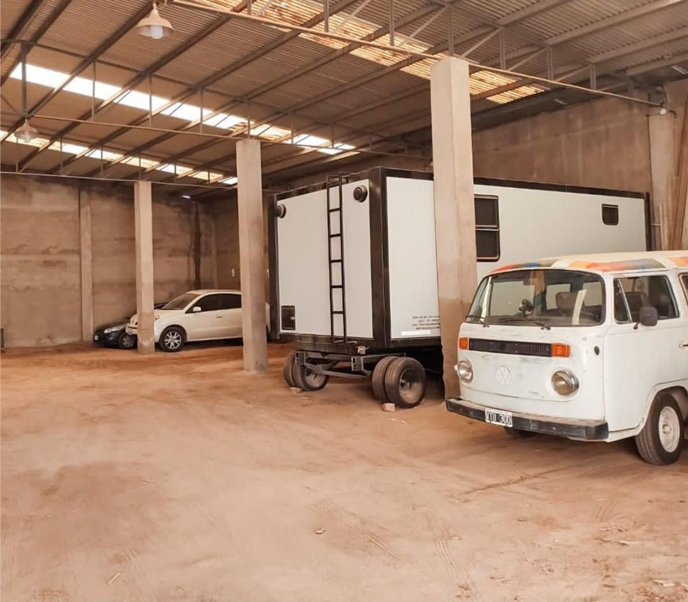 Galpón y casa de 2 habitaciones — foto 4